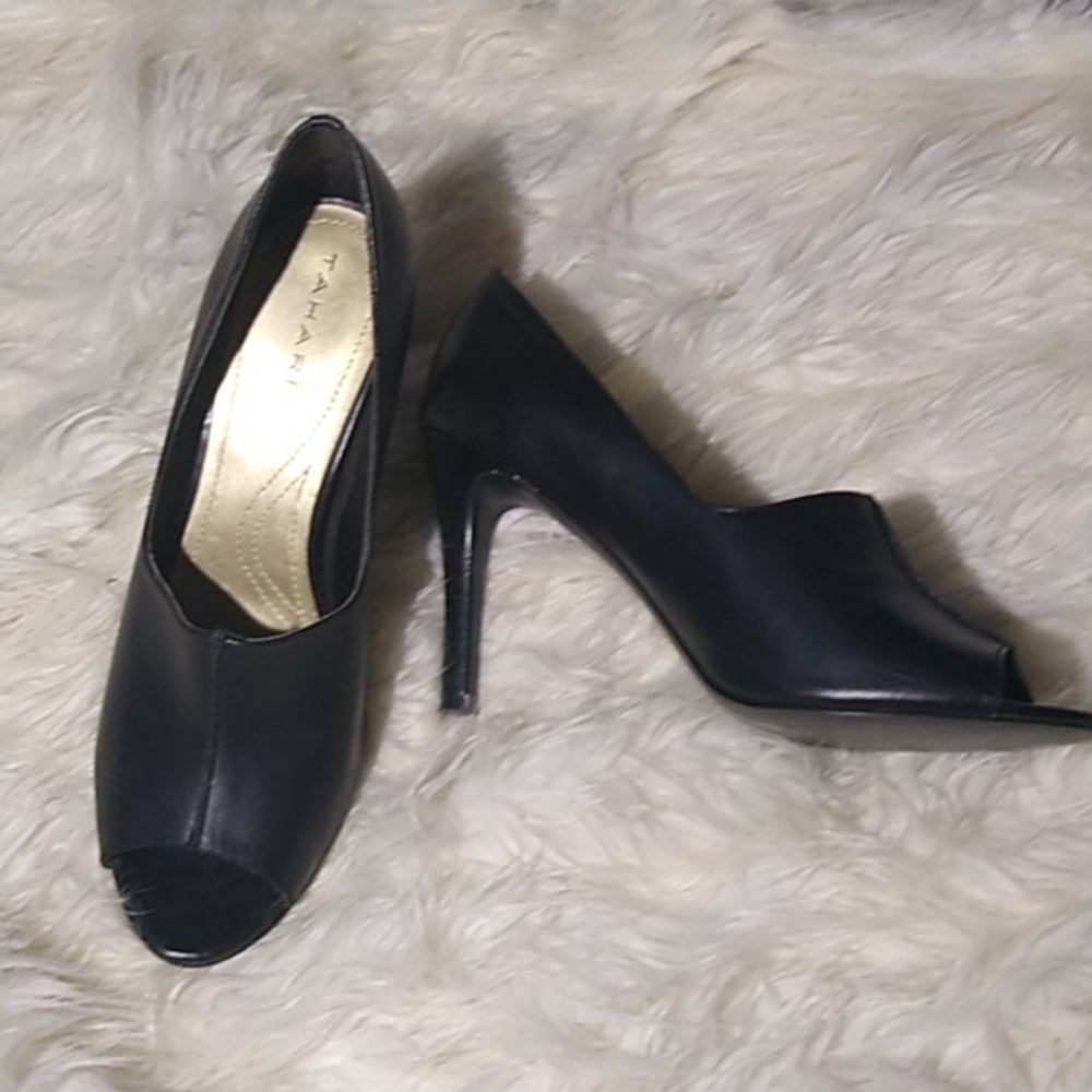 Tahari Black Peep Toe Booties sz9